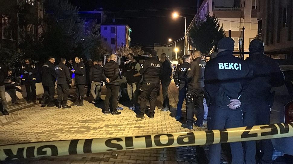 Bir garip cinayet! Evinde silahla vurulmu halde bulundu