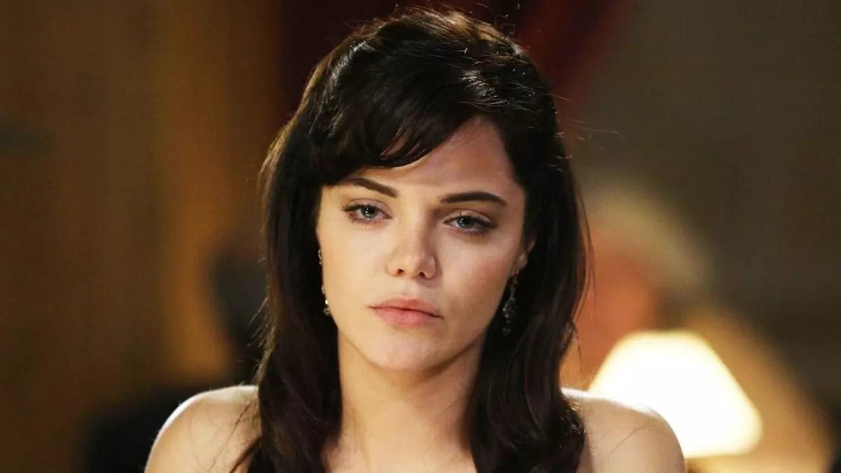 sahtekarlar izle sahtekarlar 1 blm izle sahtekarlar oyuncular hilal altnbilek estetiksiz magazin fotoraflar resimleri