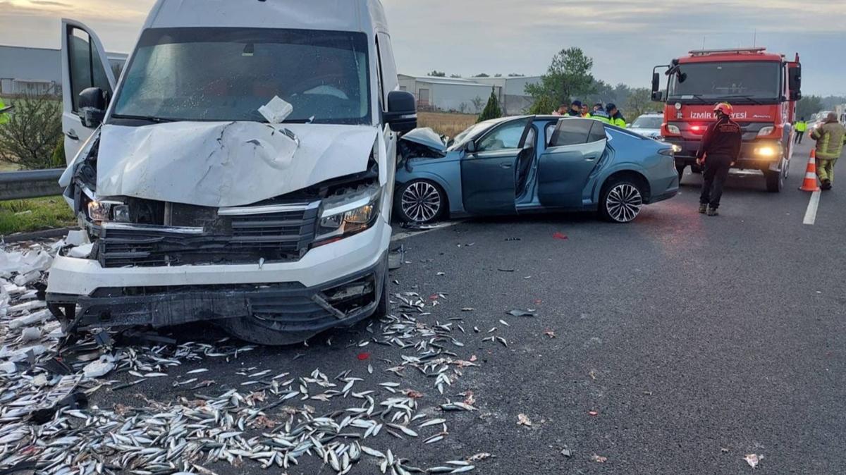 Buca kaza Panelvan kazas zmir trafik Yarallar l fotoraflar resimleri