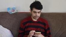 Kendini eve hapsetmiti... Bar'tan ailelere tavsiye: ocuklara kkken telefon vermeyin