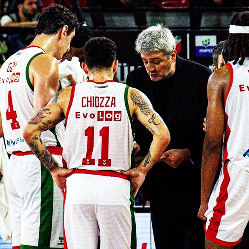 Karyaka Basketbol, sahasnda ilk kez kaybetti