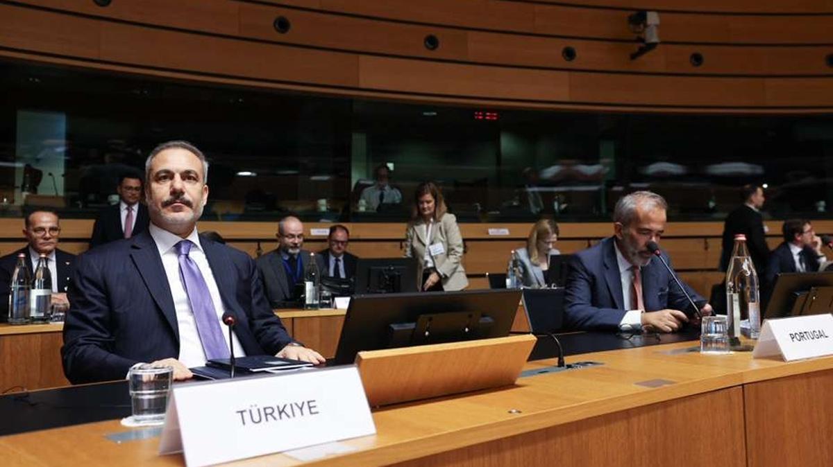 hakan fidan lksemburg ab fotoraflar resimleri