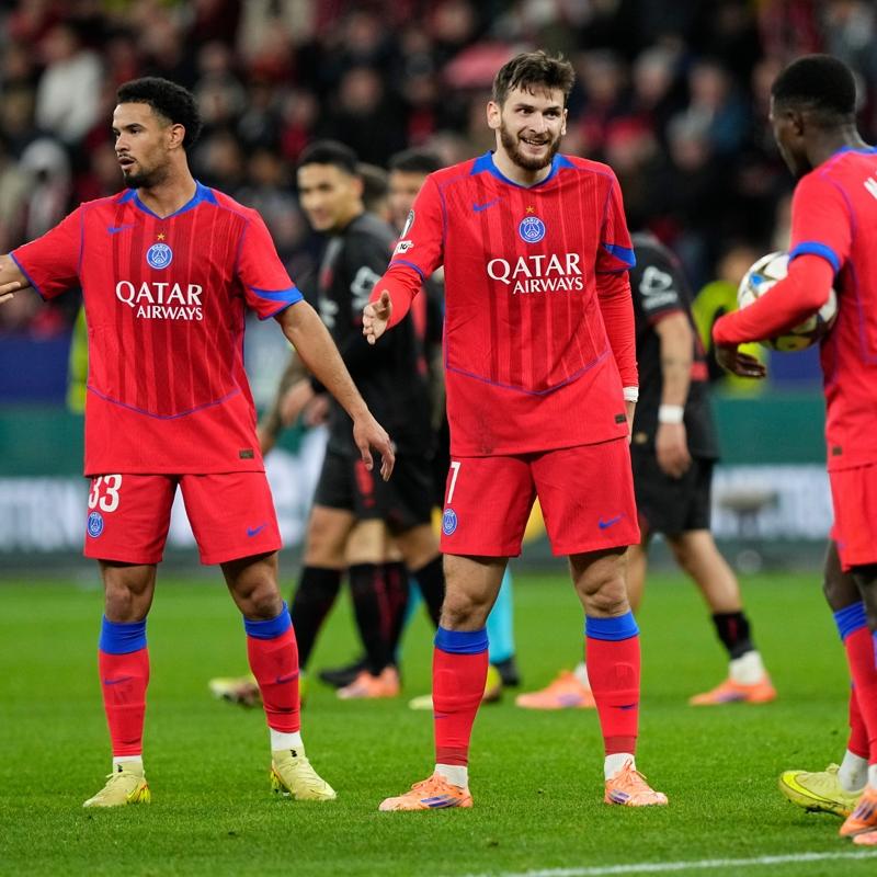 2 krmz kart, 9 gol ve kazanan Paris Saint-Germain