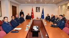 Yunanistan ve Trkiye arasnda kritik temas! 1'inci Ana Jet s Komutanln ziyaret ettiler