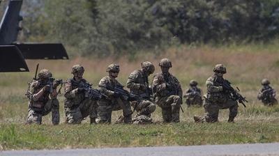 Almanya'da askeri tatbikat kazas... Polis ile asker att: 1 yaral