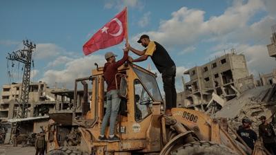 Trk bayrana tahamml bile edemediler! srail'den 