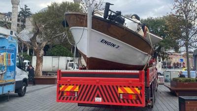 skdar korku dolu anlar: Yolcu motoru balk teknesine arpt
