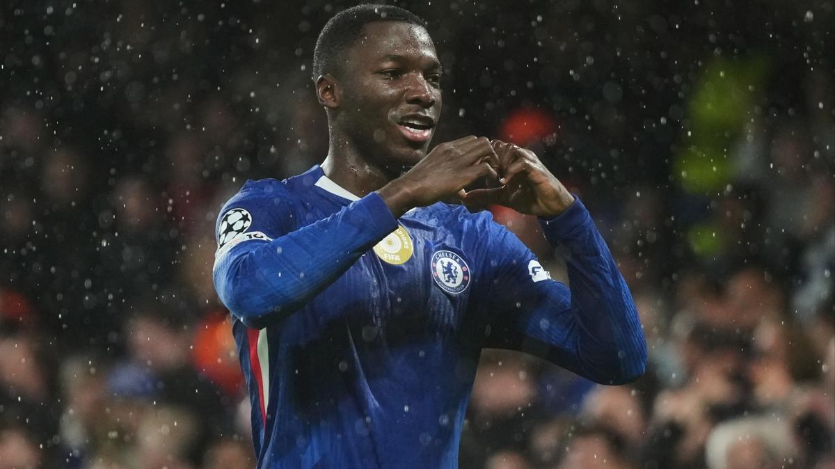 Moises Caicedo chelsea transfer fotoraflar resimleri