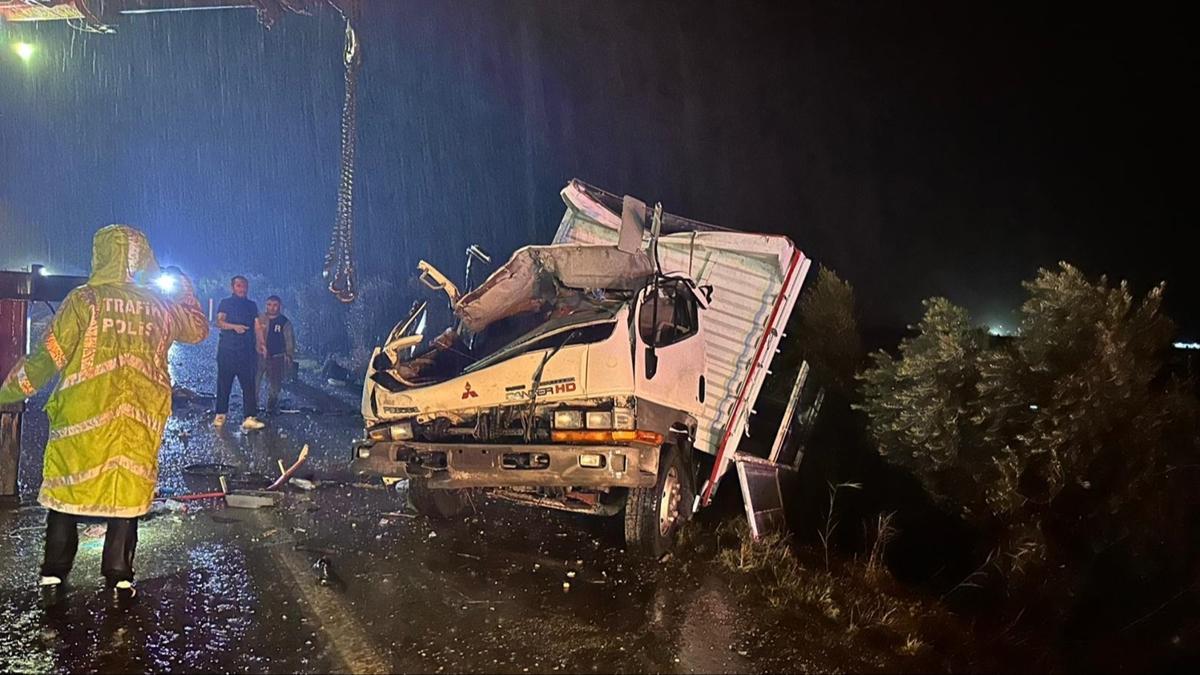 Kaza Alaehir Trafik fotoraflar resimleri