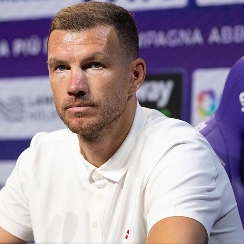 Pe pee aklamalar! Edin Dzeko hocasyla att
