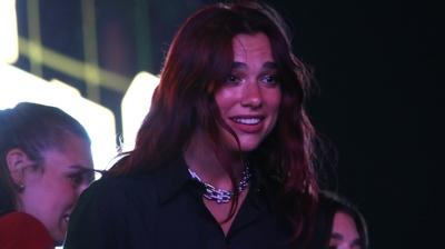 Konumaktan korkanlara rnek olsun! Dua Lipa'dan Filistin'e tam destek