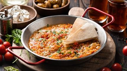 10 dakikalk menemen tarifi! Suyuna ekmek banabilirsiniz