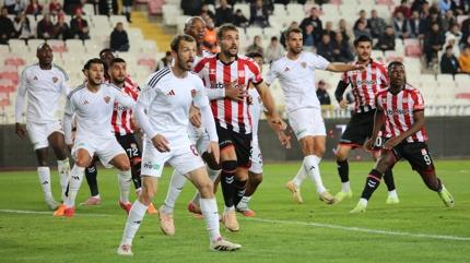 Sivasspor, evinde Hatayspor'a di� ge�iremedi