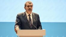 Bakan Tekin'den CHP'ye ''imam hatip'' tepkisi: Anlamadan stnde tepiniyorlar