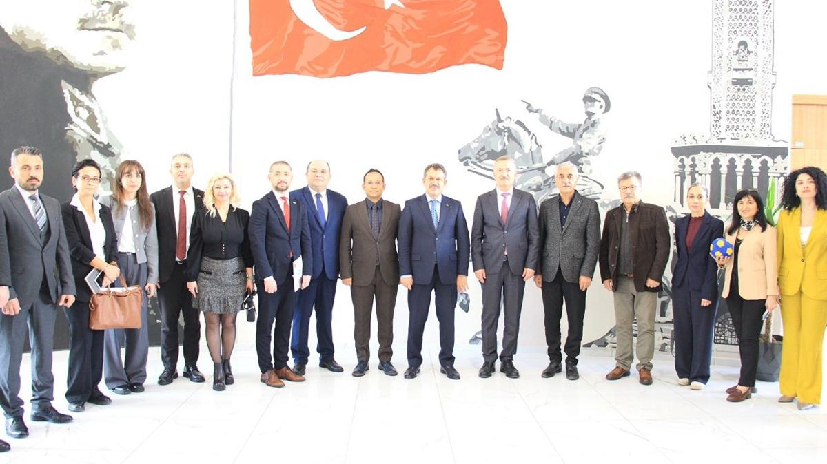 Koruma Kurulu zmir Cumhuriyet Basavcs 2025 Toplants fotoraflar resimleri