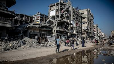 galci srail, p ve inaat atklarn Gazze'ye tayor