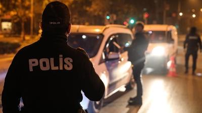 zmir'de uyuturucu operasyonunda polise silahl saldr