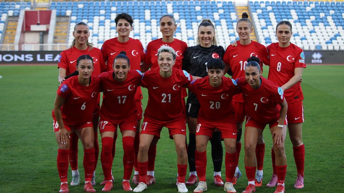 MilliKadnFutbol UEFAUluslarB KosovaMa fotoraflar resimleri