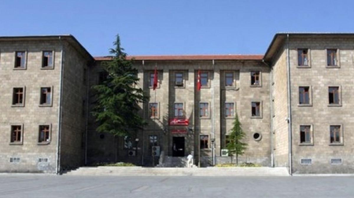 Isparta Valisi Abdullah Erin Balama bys Kedilerin patileri fotoraflar resimleri