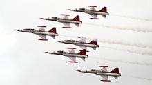 Edirne'de gzler ge ykseldi... Trk Yldzlar'ndan nefes kesen gsteri