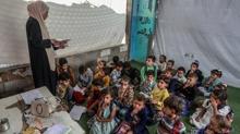 Gazze'de iki yl aradan sonra ders zili ald: Tm zorluklara ramen renmeye devam edeceiz