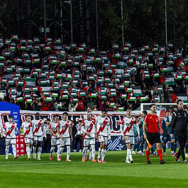 La Liga manda tribnler Filistin bayraklaryla doldu