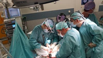 Organ naklinde Trk cerrahlarn baars: Hollanda'da ilk canl donr naklini gerekletirdiler!