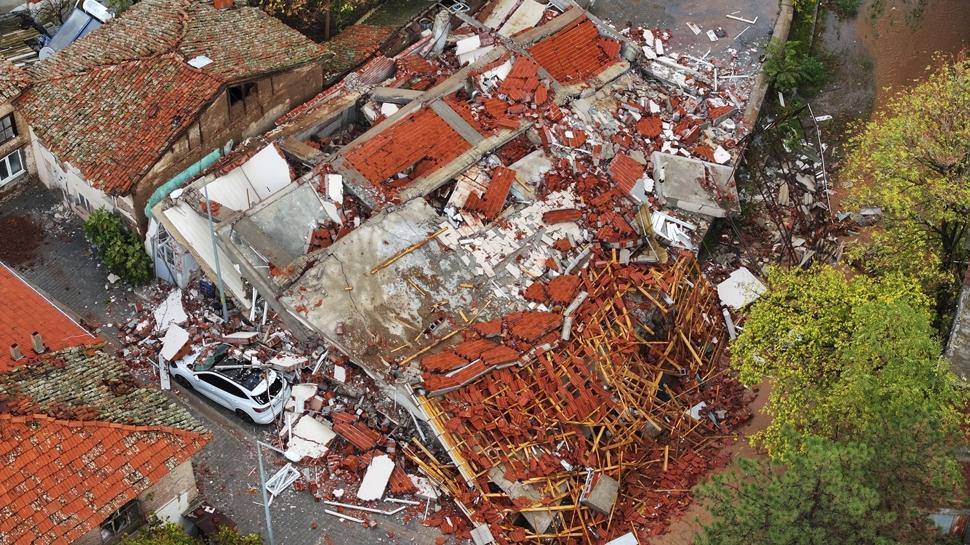 6.1'lik deprem sonras enkaz havadan grntlendi