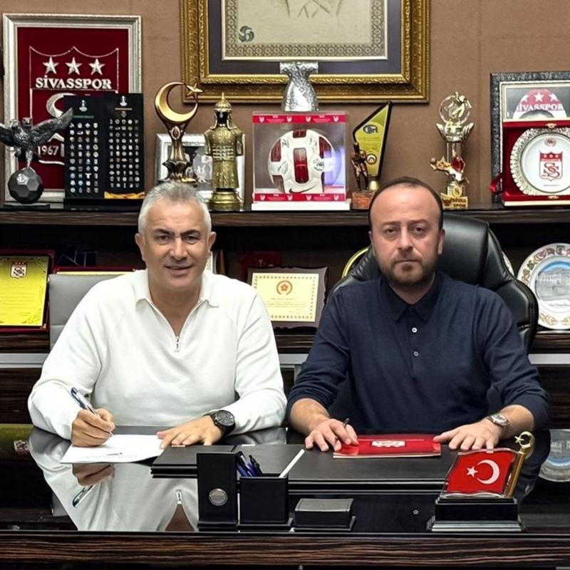 Mehmet Alt�parmak: Sivasspor'da g�rev almak b�y�k bir onur
