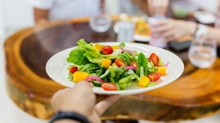 Yemekte her gn salata yemenin 5 faydas