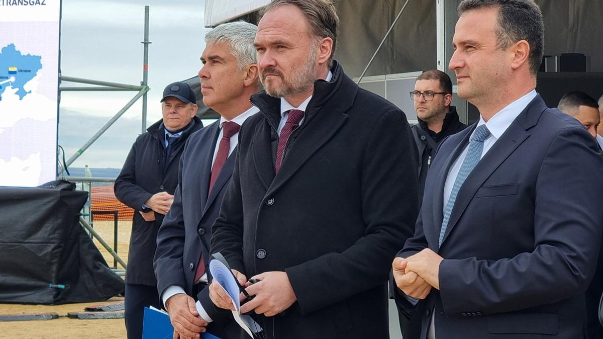 AB Enerji Dan Jorgensen Dikey Gaz Koridoru fotoraflar resimleri