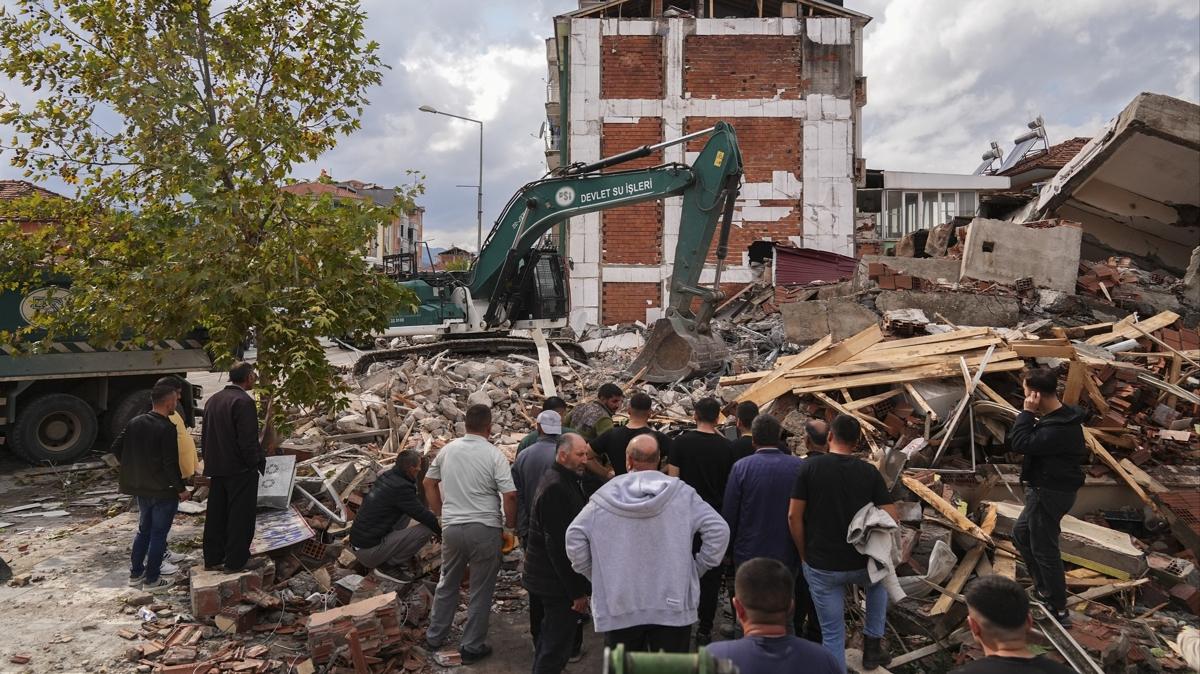 Balkesir Deprem Art fotoraflar resimleri