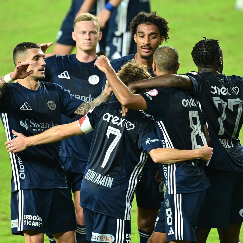 Antalyaspor kupada 3 golle turlad�