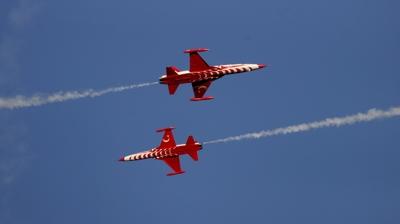 Trk Yldzlar'ndan Cumhuriyet'e gkyz selam...  Gsteriler nefes kesti