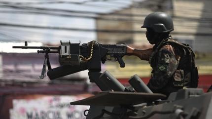 Brezilya'da uyuturucu operasyonu kanl bitti... ok sayda l var