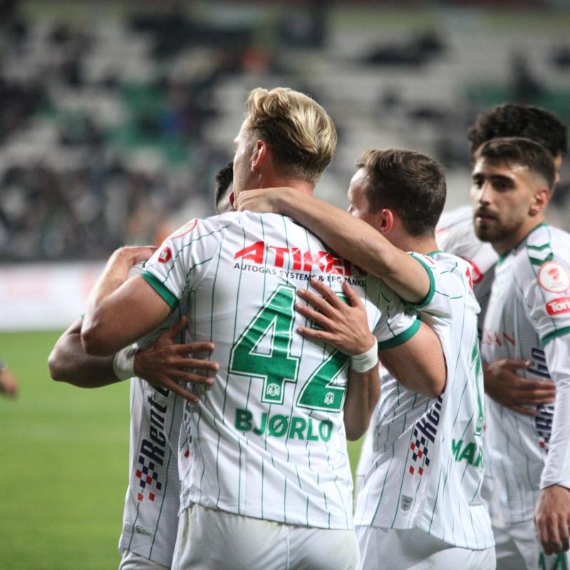 Konyaspor, kupada 9 ki�iyle turlad�