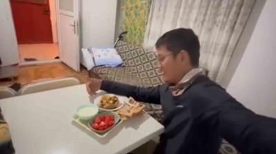 Kemaliye'den yrekleri stan grntler: Turist para vermek istedi, muhtar kabul etmedi