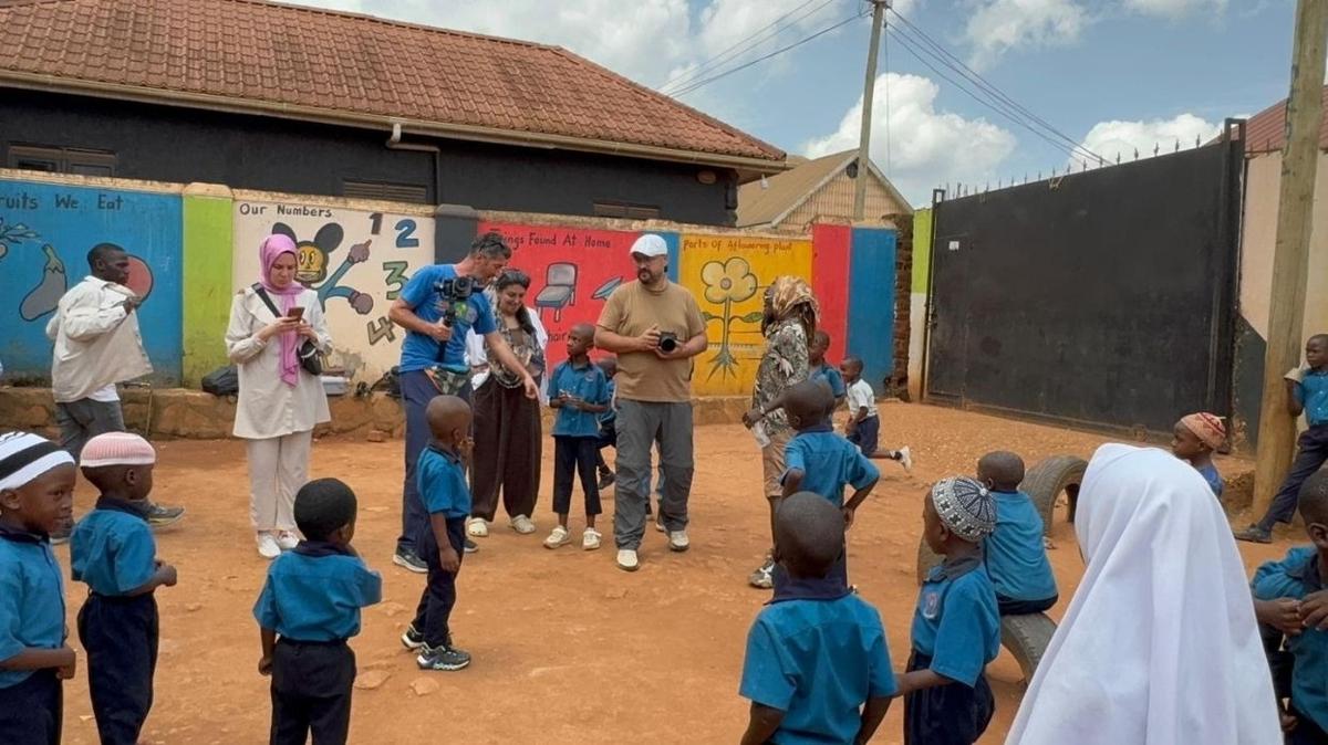 TKA Yeryz Doktorlar Uganda Yardm fotoraflar resimleri