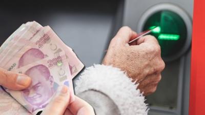 Zam ilave edildi: Yeni emekli maaşı tablosu çıktı! 16.881 TL ve üstü alanlar...