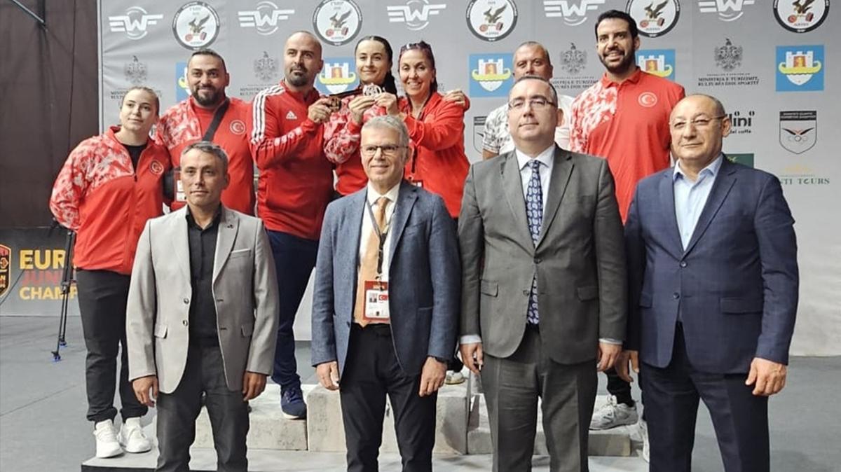 Aysel zkan Avrupa ampiyonas Milli halterci fotoraflar resimleri