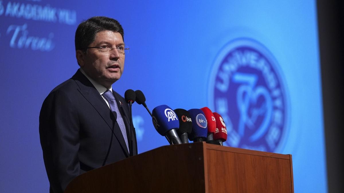 Adalet Bakan Ylmaz Tun Bakan Tun Ege niversitesi Akademik Yl Al Treni fotoraflar resimleri