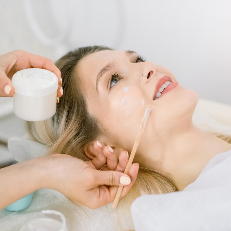 Gzelletirirken tahrip ediyor: Dermatologlar 3 rnden uzak durun diyor