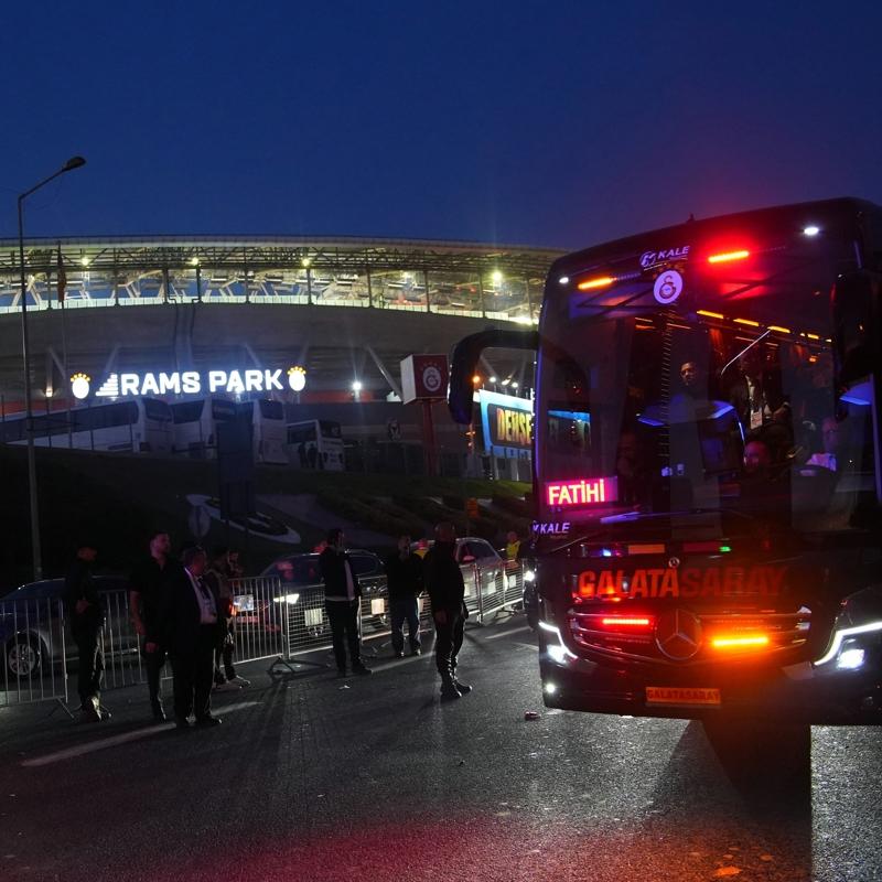 �ki tak�m da RAMS Park'a ula�t�!