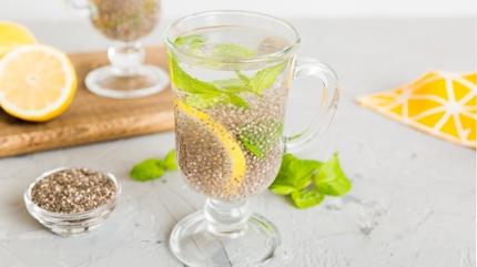 Suda iiyor mideyi dolduruyor: Chial su faydal m?