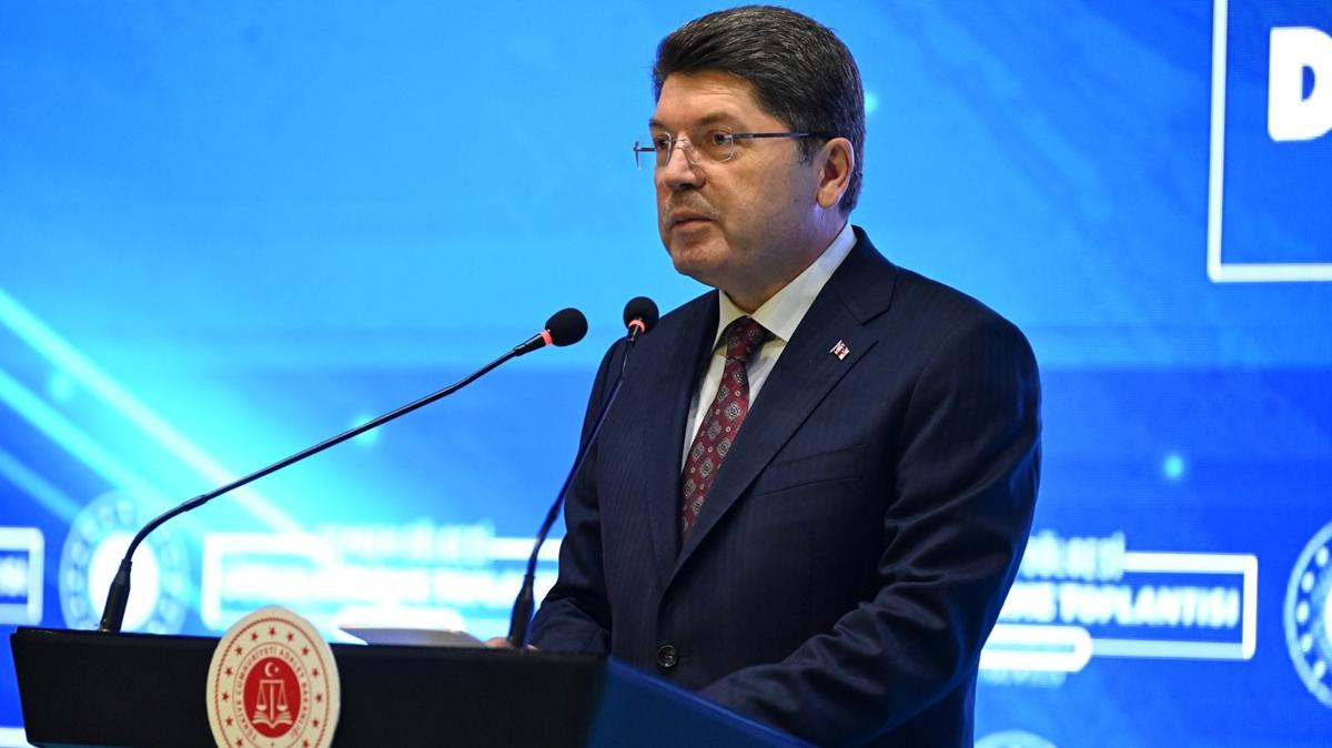 Adalet Bakan Ylmaz Tun Bakan Tun Ylmaz Tun fotoraflar resimleri