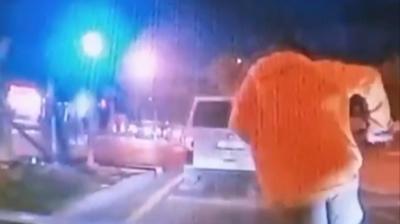 Aracn altnda kalmaktan saniyelerle kurtuldu