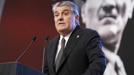 Serdal Adal'dan Beikta'a birlik ars! Tek yumruk olalm