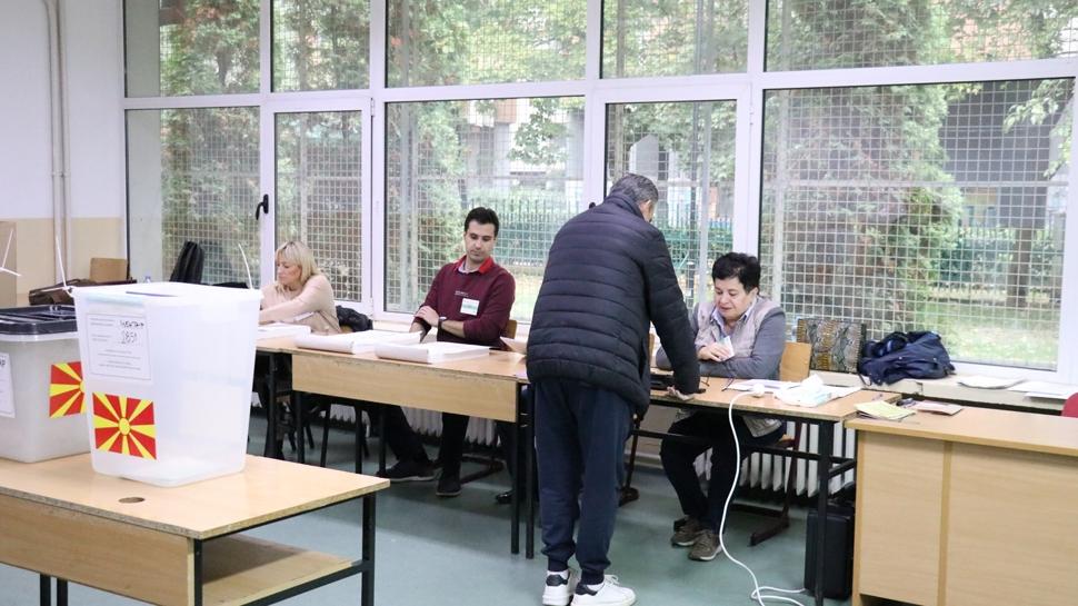 Yerel seimde ikinci tur! Kuzey Makedonya halk sandk banda