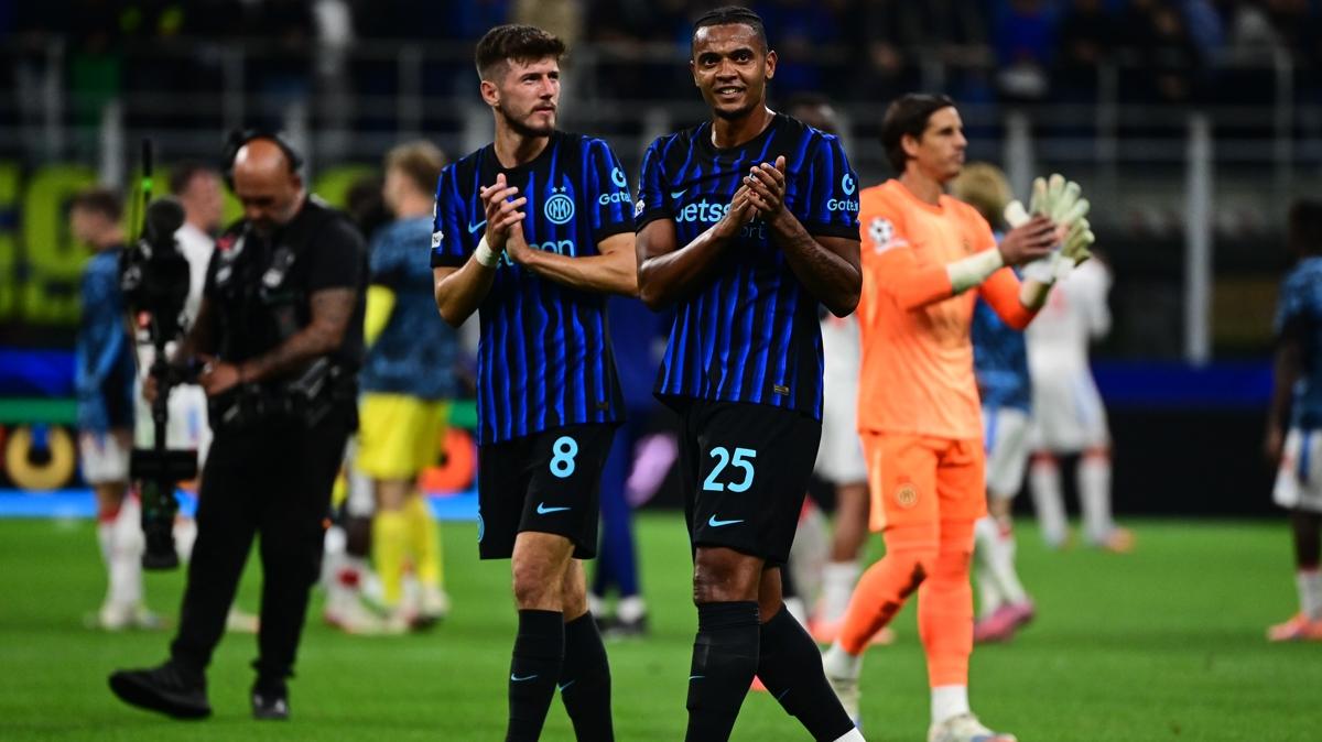 manuel akanji inter transfer fotoraflar resimleri