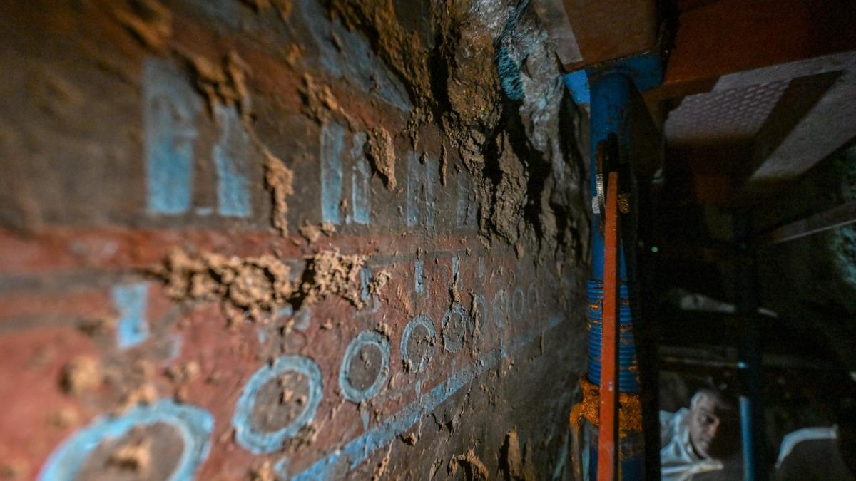 van urartu arkeoloji duvarresmi fotoraflar resimleri